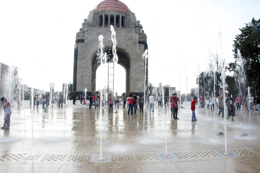 mexico - jugar con agua