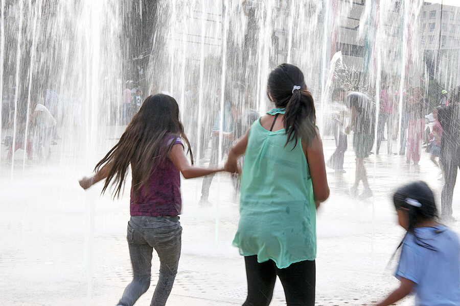 mexico - jugar con agua